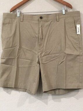 NEW Amazon Essentials Men’s Sz 44 Classic Fit 9”‎ Shorts Khaki 100% Cotton
